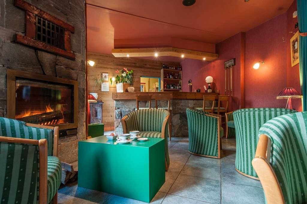 Brit Hotel Florimont Saint-Ferréol レストラン 写真