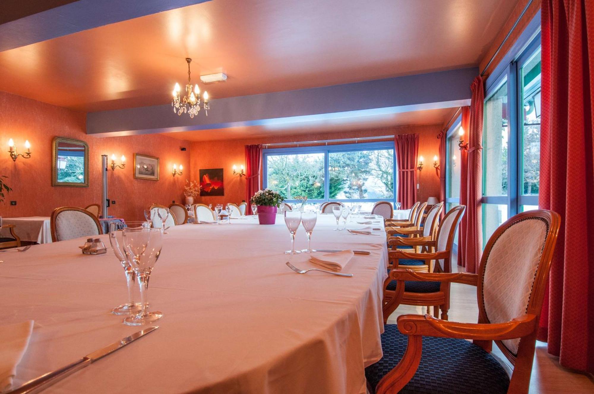 Brit Hotel Florimont Saint-Ferréol エクステリア 写真