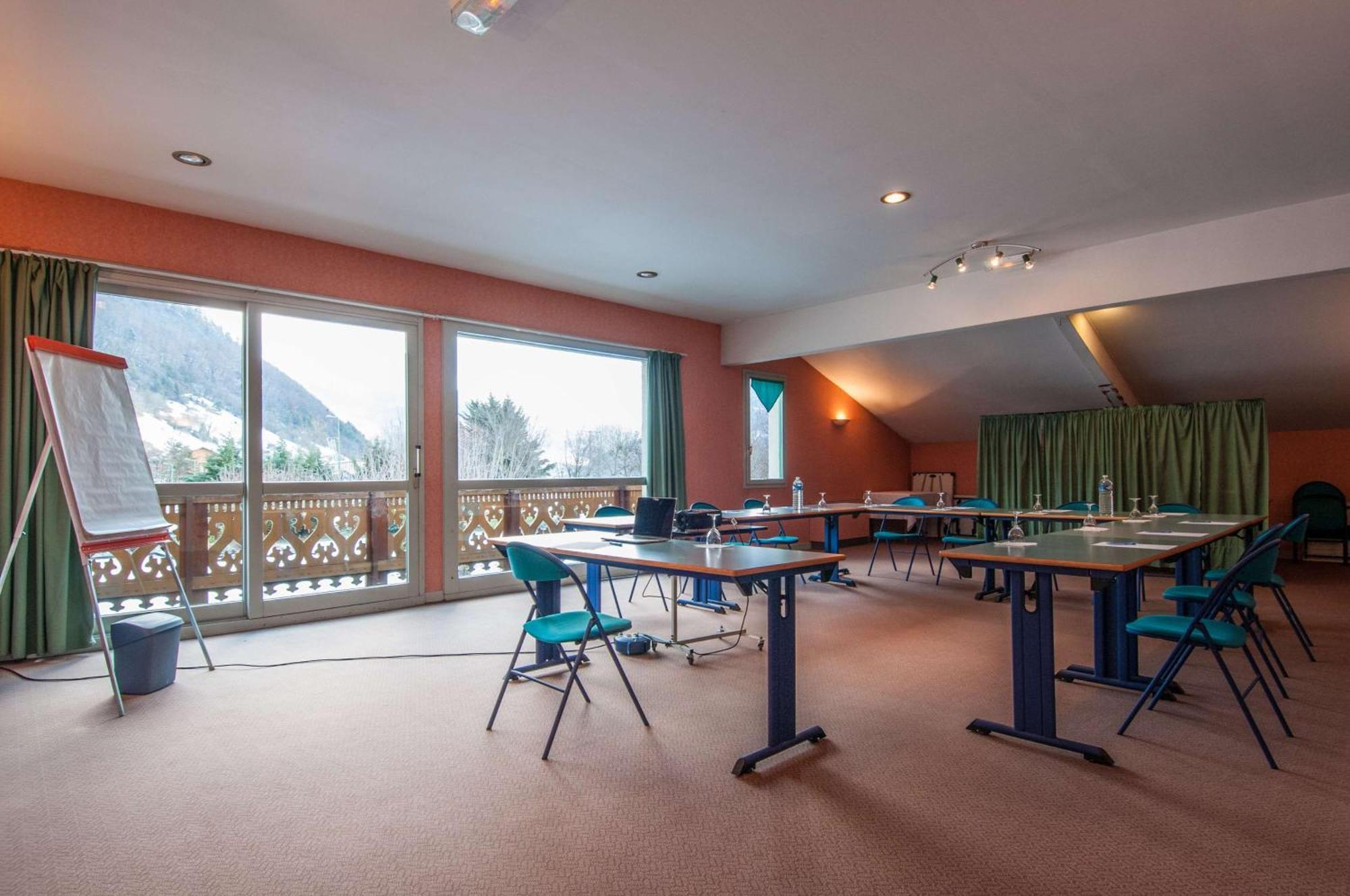 Brit Hotel Florimont Saint-Ferréol エクステリア 写真