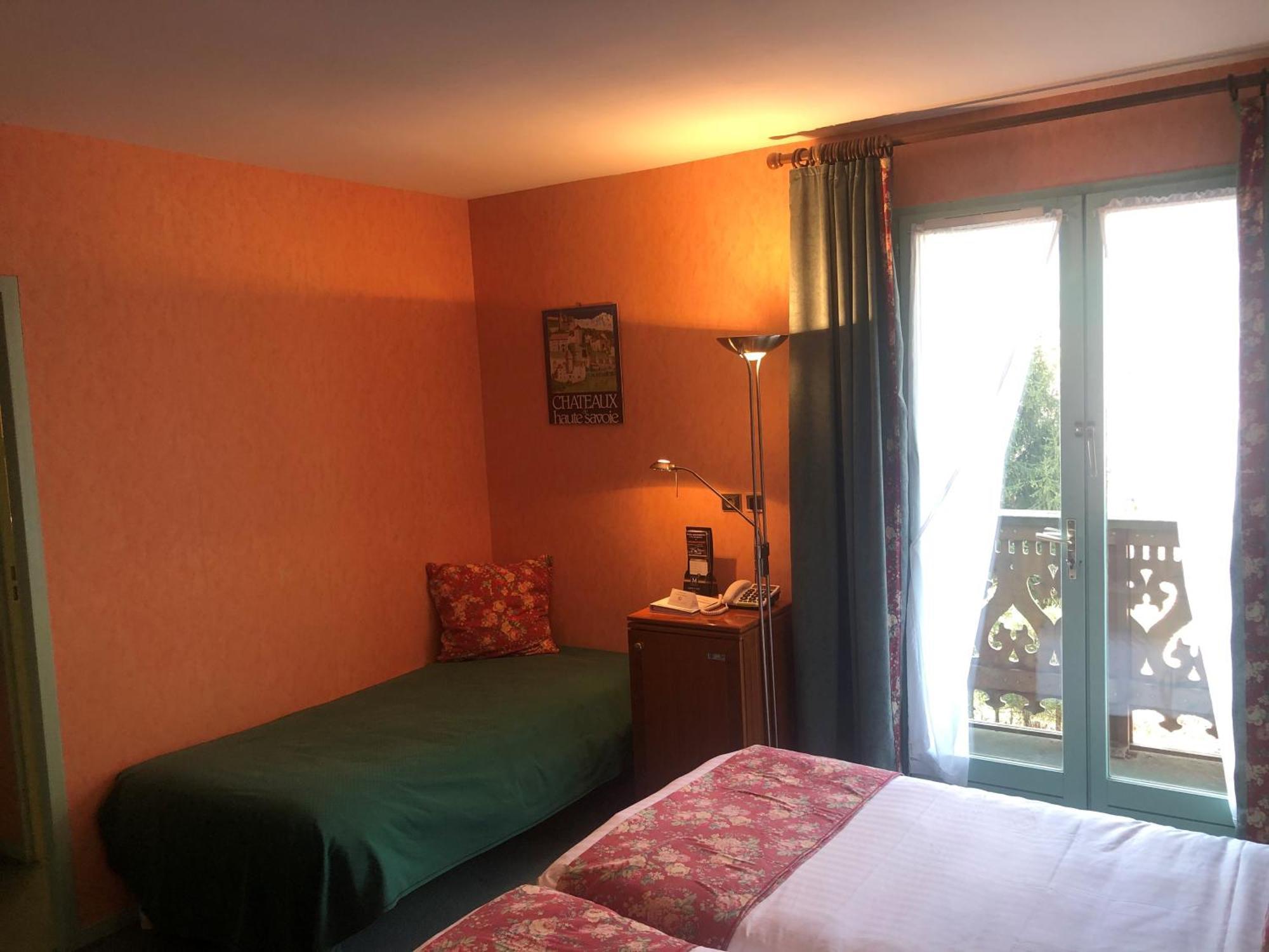 Brit Hotel Florimont Saint-Ferréol エクステリア 写真