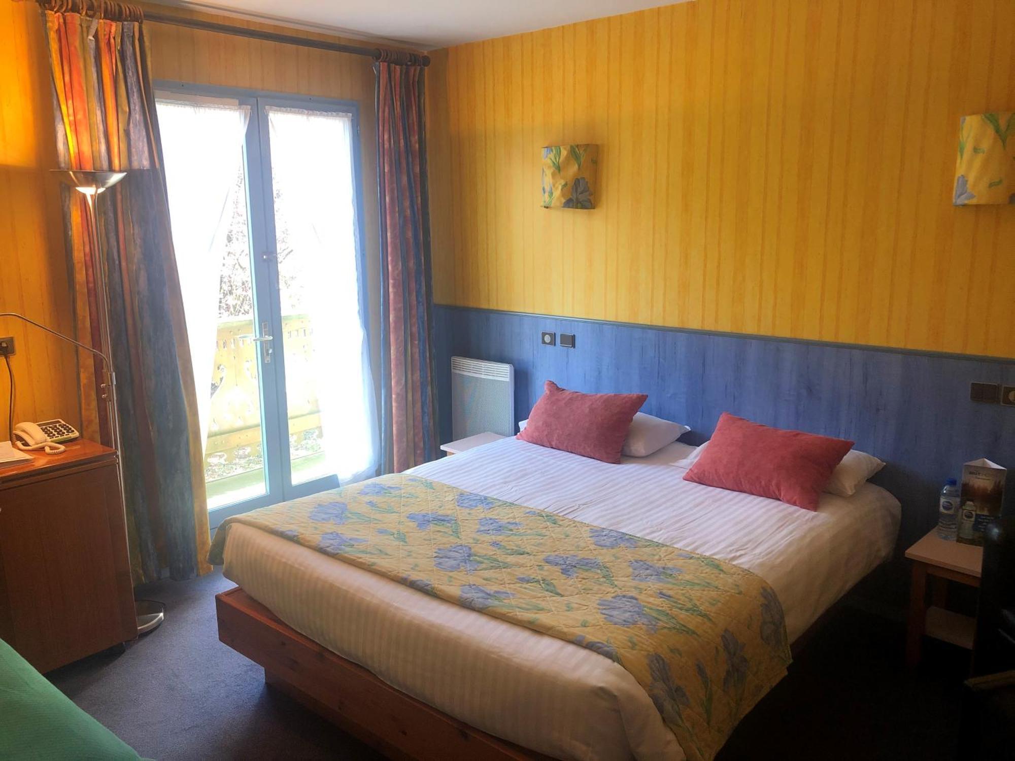 Brit Hotel Florimont Saint-Ferréol エクステリア 写真