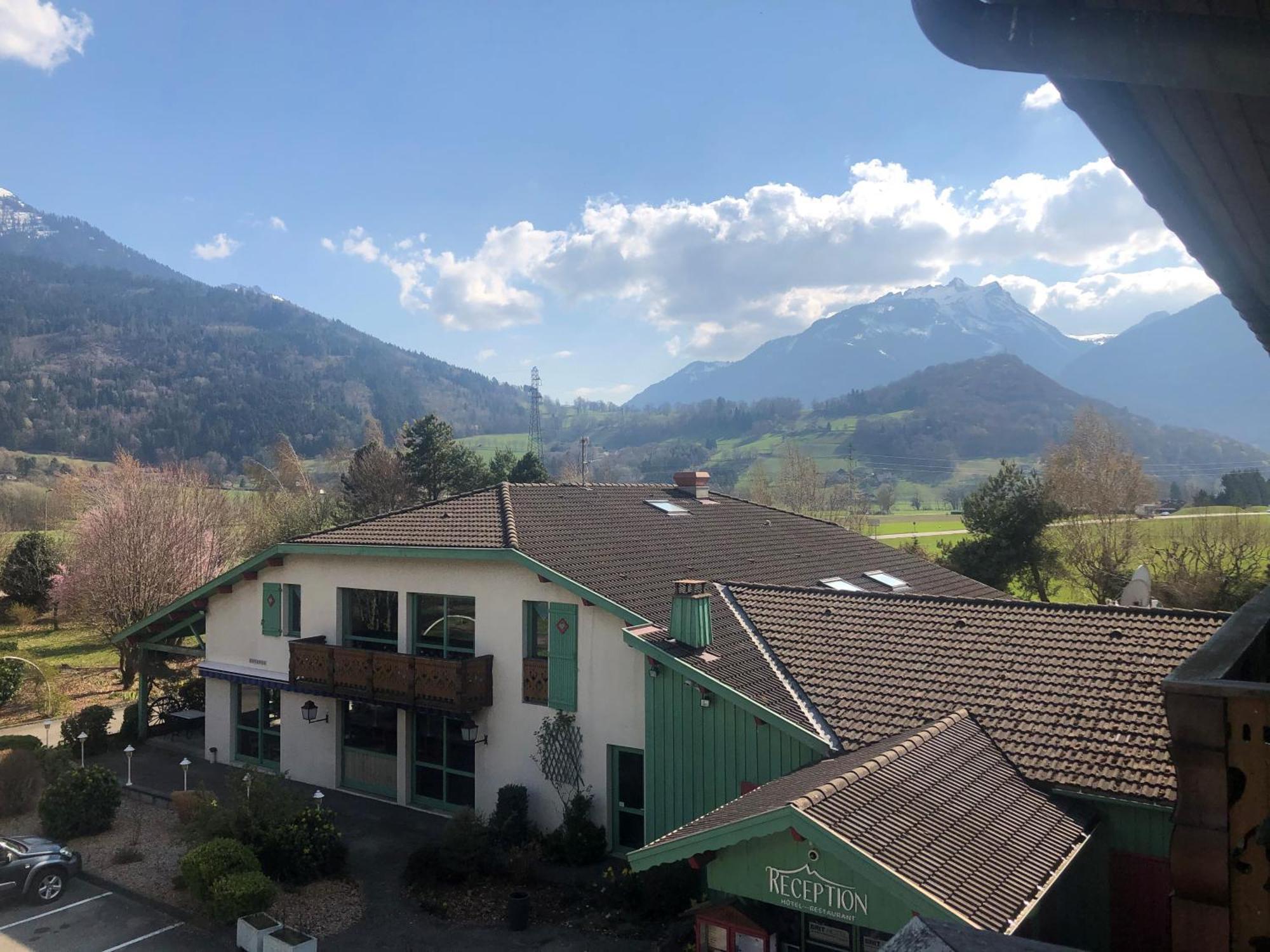 Brit Hotel Florimont Saint-Ferréol エクステリア 写真